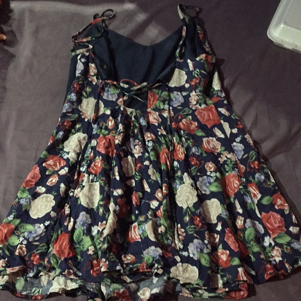 Dress - Picture 2 of 2